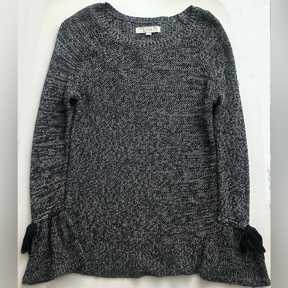 LOFT Women's marled pattern and a scoop neckline.  Size S.